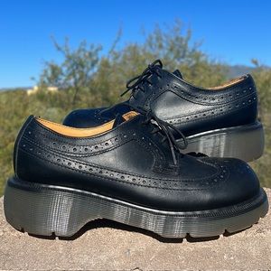 🏴󠁧󠁢󠁥󠁮󠁧󠁿 Vintage Dr. Martens Platform MIE Brogue Black Wingtip Oxfords UK 7